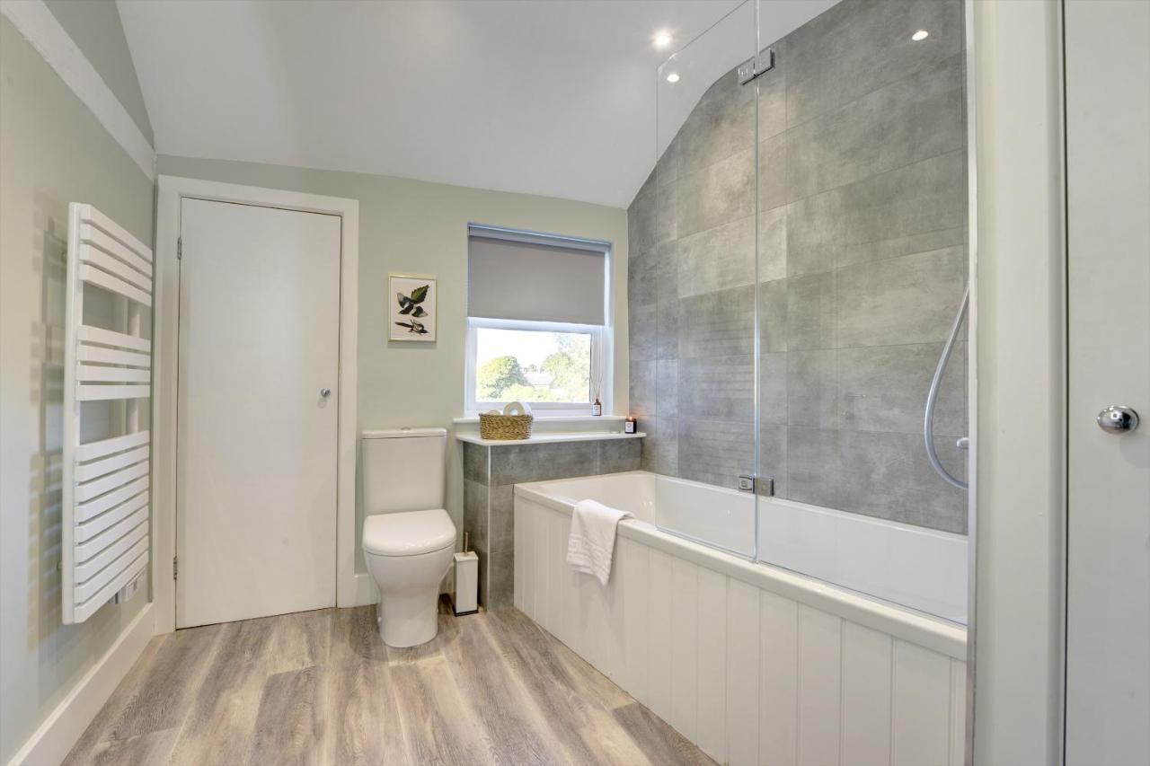 The Nook - A Modern 2 Bedroom Loft With Parking Ripon Exterior photo
